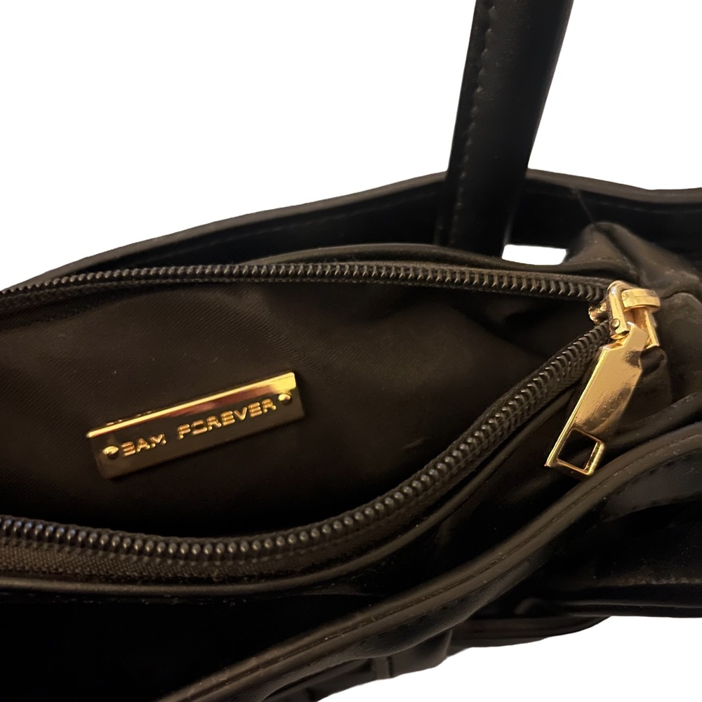 Black Woven Handbag - Picture 2 of 7